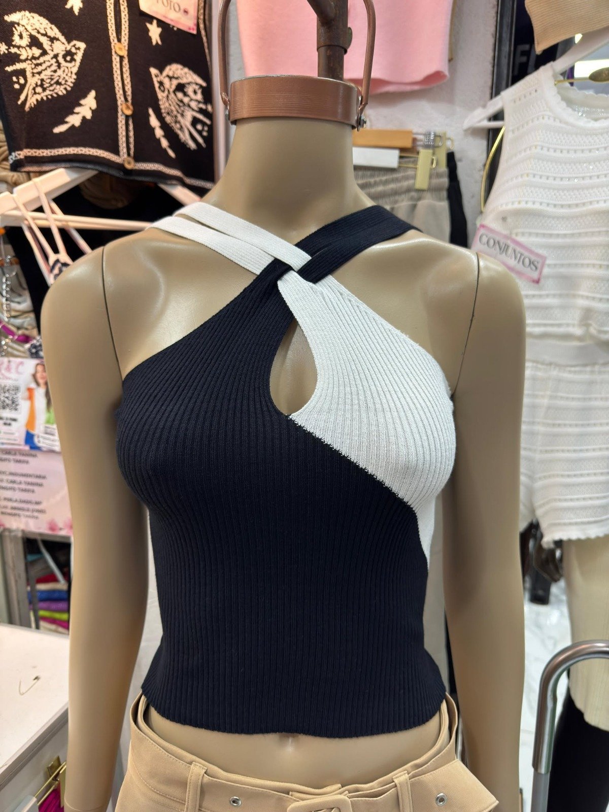 e6299df3-13d0-4847-b694-f795e70c7923-1 MUSCULOSA VICTORIA - Imagen 1